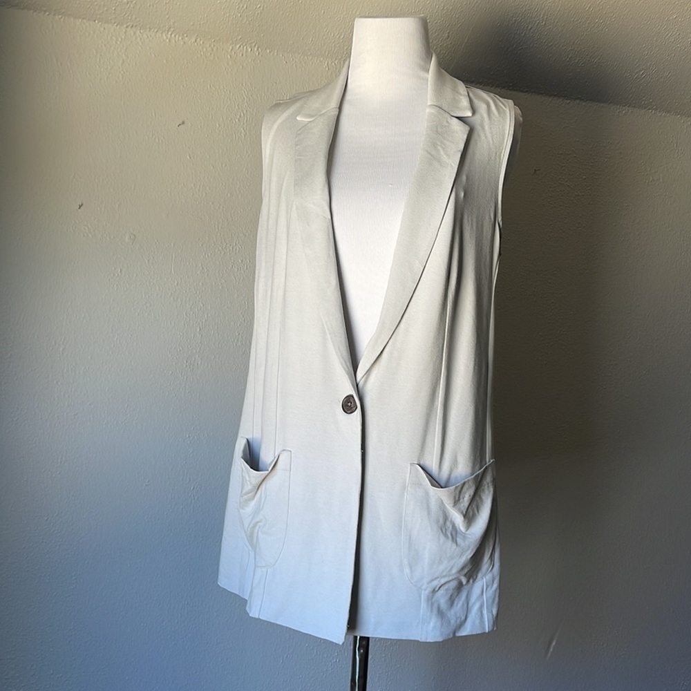 🆕NWT J.Jill Light Gray Sleeveless Vest Sweater